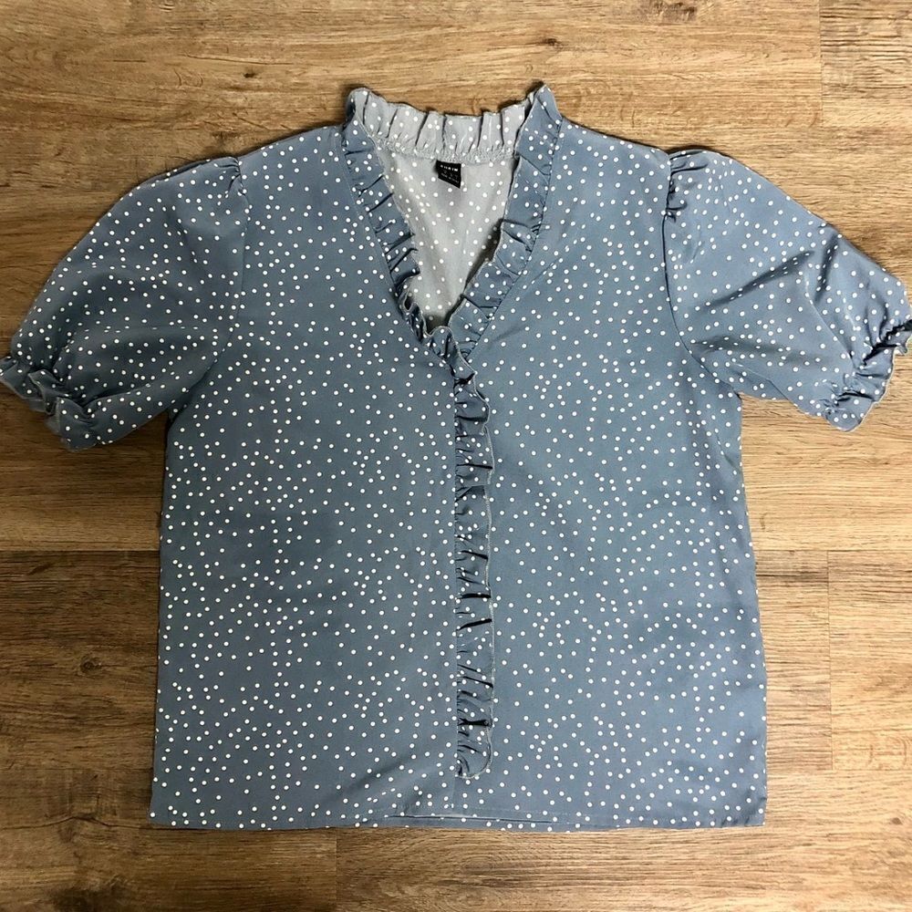 Shein Woman’s Blue and White polka dot top, ruffle detail, short sleeved, size M